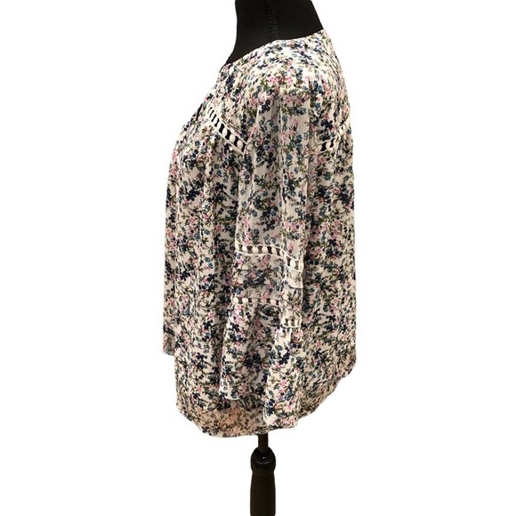 Fever Top  with Bell Sleeve Crochet Detail Small Floral Print Size Large - Picture 2 of 8